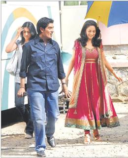 Madhuri Dixit feet photo thumbnail