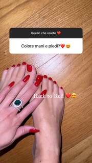 Ludovica Pagani feet photo thumbnail