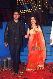 Madhuri Dixit feet photo thumbnail