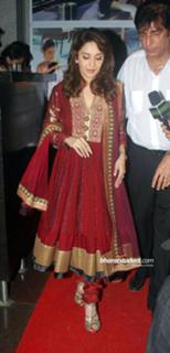Madhuri Dixit feet photo thumbnail