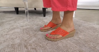 Courtney Khondabi feet photo thumbnail