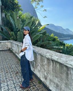 Zaira Nara feet photo thumbnail