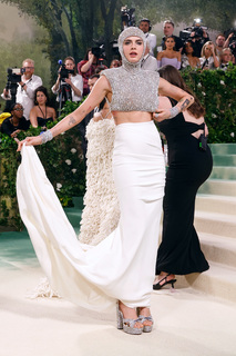 Cara Delevingne feet photo thumbnail