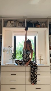Vale Genta feet photo thumbnail