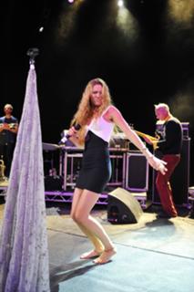Joss Stone feet photo thumbnail