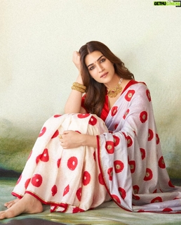 Kriti Sanon feet photo thumbnail