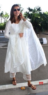 Kriti Sanon feet photo thumbnail