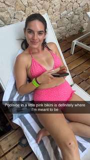 Natalie Noel Mariduena feet photo thumbnail