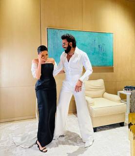Karisma Kapoor feet photo thumbnail