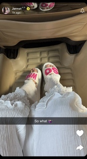 Jannat Zubair Rahmani feet photo thumbnail