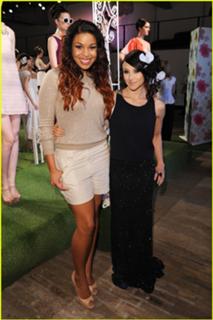 Jordin Sparks feet photo thumbnail
