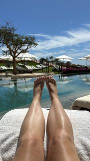 Ashley Tisdale feet photo thumbnail