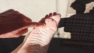 Rachel Ballinger feet photo thumbnail