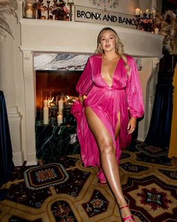 Iskra Lawrence feet photo 3