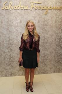 AnnaSophia Robb feet photo thumbnail