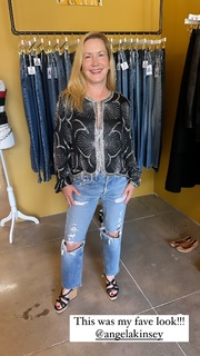 Angela Kinsey feet photo thumbnail