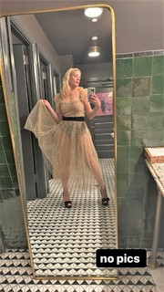 Busy Philipps feet photo thumbnail