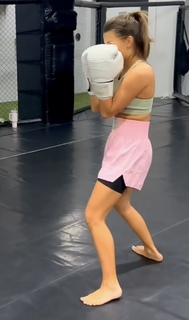 Julia Wieniawa-Narkiewicz feet photo thumbnail