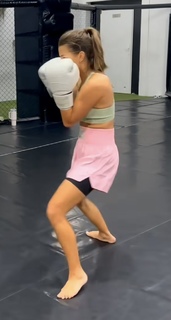 Julia Wieniawa-Narkiewicz feet photo thumbnail