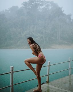 Valentina Vignali feet photo thumbnail