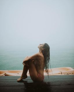 Valentina Vignali feet photo thumbnail
