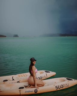 Valentina Vignali feet photo thumbnail