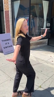 Angela Kinsey feet photo thumbnail