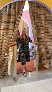 Angela Kinsey feet photo thumbnail