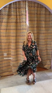 Angela Kinsey feet photo thumbnail