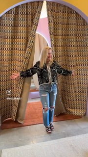 Angela Kinsey feet photo thumbnail