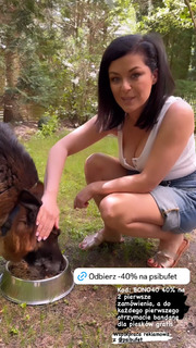 Katarzyna Cichopek feet photo thumbnail