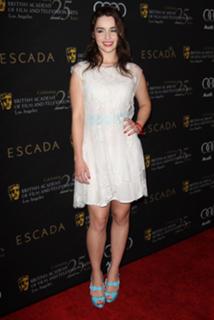 Emilia Clarke feet photo thumbnail