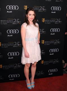 Emilia Clarke feet photo thumbnail