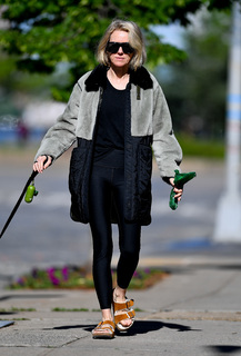 Naomi Watts feet photo thumbnail