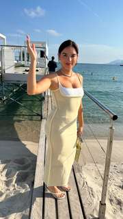 Natalie Noel Mariduena feet photo thumbnail