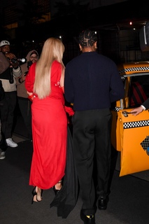 Rihanna feet photo thumbnail