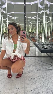 Victoria Waldrip feet photo thumbnail
