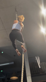 Elsa Pataky feet photo thumbnail