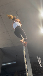 Elsa Pataky feet photo thumbnail