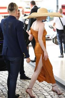 Anya Taylor-Joy feet photo thumbnail