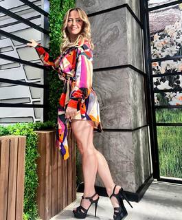 Andrea Legarreta feet photo thumbnail