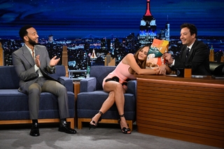 Chrissy Teigen feet photo thumbnail
