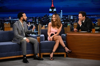 Chrissy Teigen feet photo thumbnail