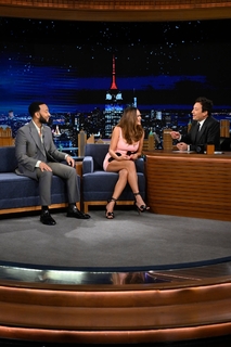 Chrissy Teigen feet photo thumbnail
