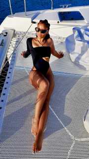 Chloe Bailey feet photo thumbnail