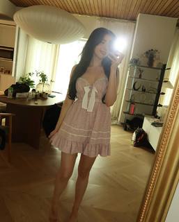 Imane Pokimane Anys feet photo thumbnail