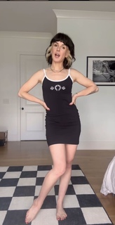 Shenae Grimes-Beech feet photo thumbnail