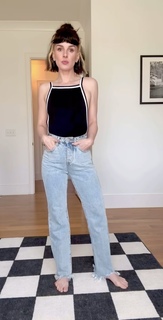 Shenae Grimes-Beech feet photo thumbnail