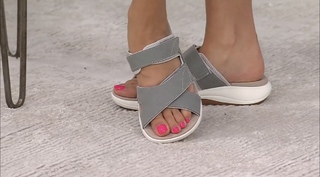 Courtney Khondabi feet photo thumbnail