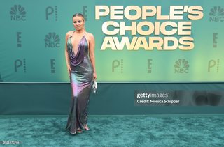 Carmen Electra feet photo thumbnail